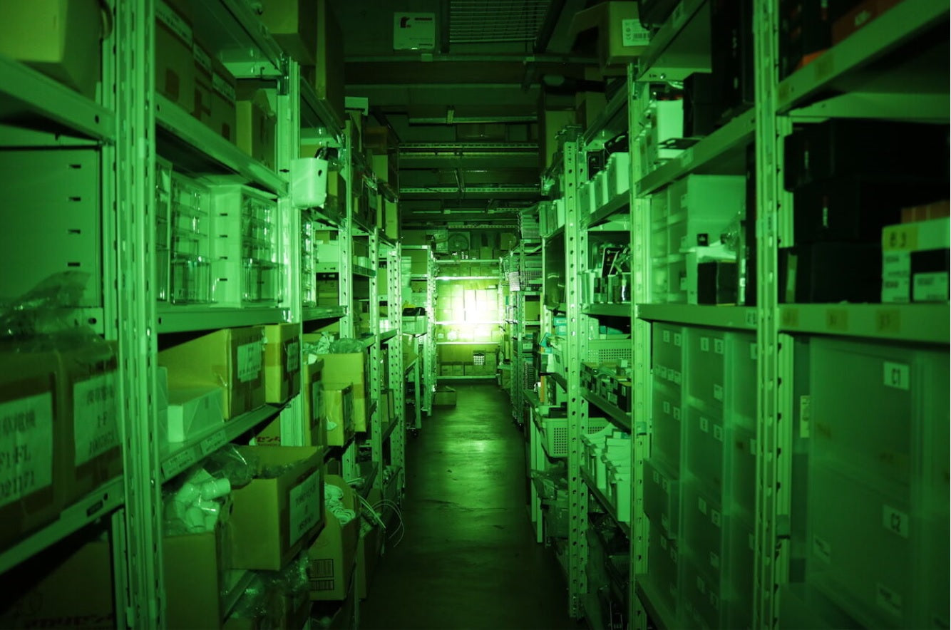 Acebeam E10 EDC flashlight with green LED