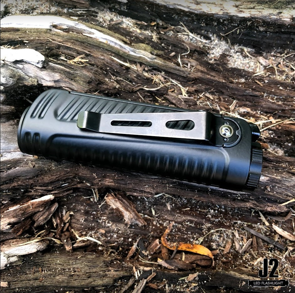 Nitecore P18 Unibody Die-cast Futuristic Tactical Flashlight - 1800 Lumen + Nitecore UI1 USB charger