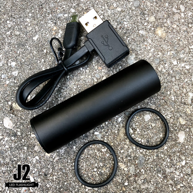 Acebeam D20 palm size Diving Light with astonishing 2700 lumens that reaches depths of 200 m