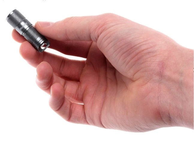 Mecarmy illumineX 4 Grey aluminum in hand